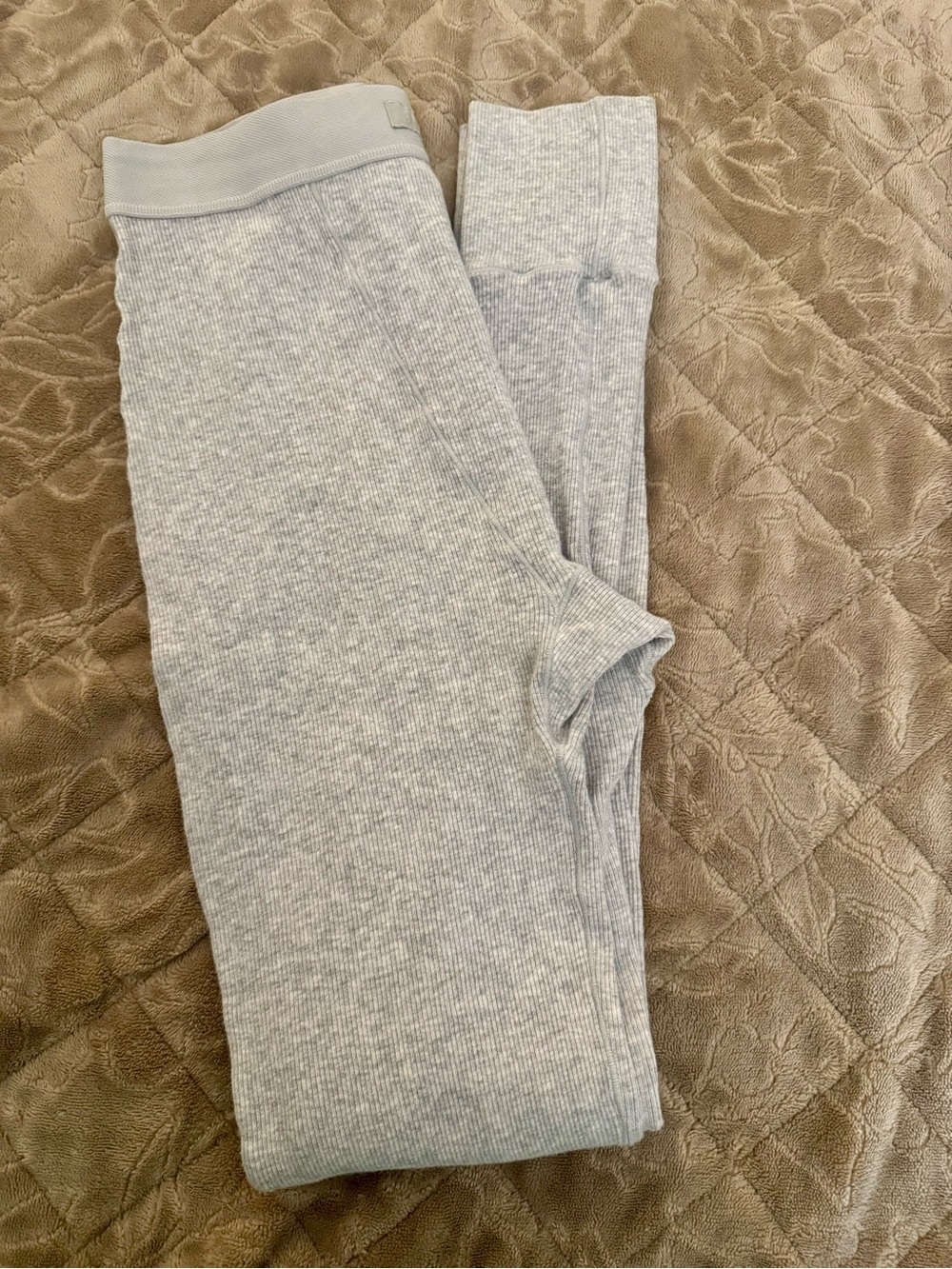 SKIMS soft gray ribbed leggings size Small